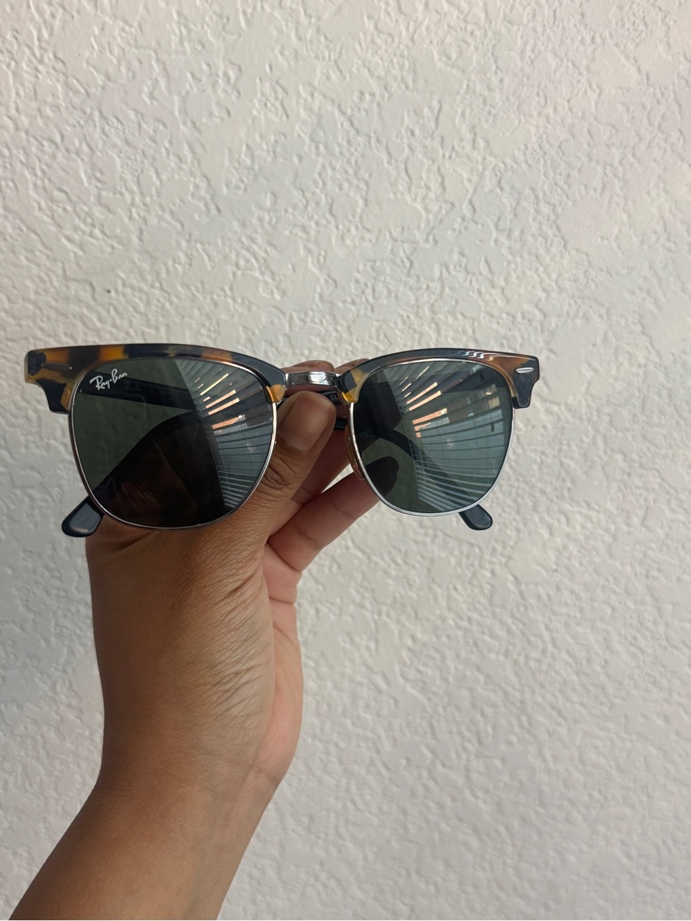 Ray-Ban Tortoise Frame Black Lenses Clubmaster Sunglasses
